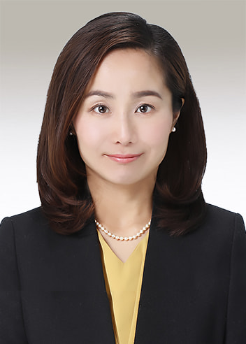 Judicial Scrivener (Shiho-Shoshi) Eiko Kinomiya
