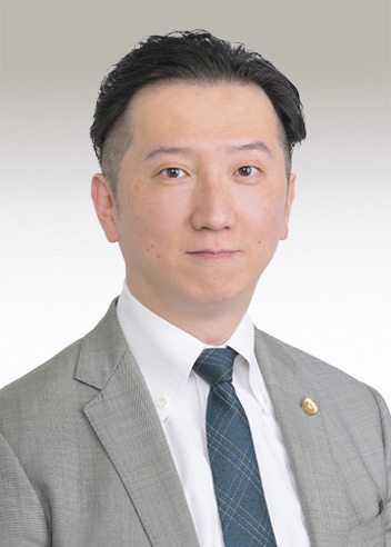 Associate Tomomitsu Igawa