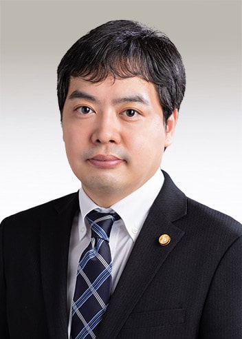 Associate Takuma Oshiro