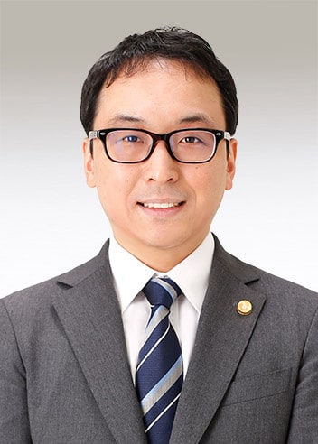Associate Atsushi Suzuki