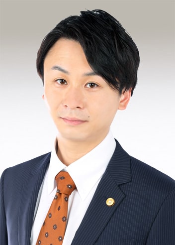 Associate Takuya Abe