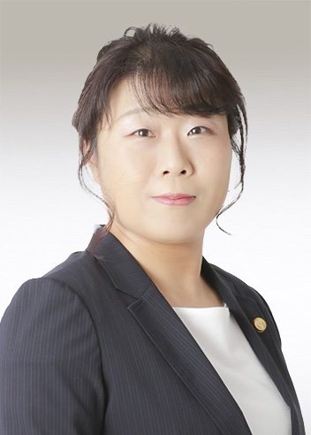 Associate Rie Takemoto