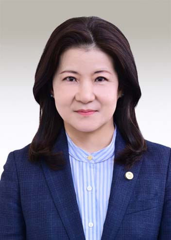 Associate Miho Hirai